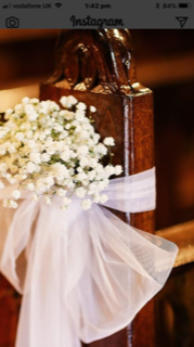 beautiful pew decoration for your wedding
